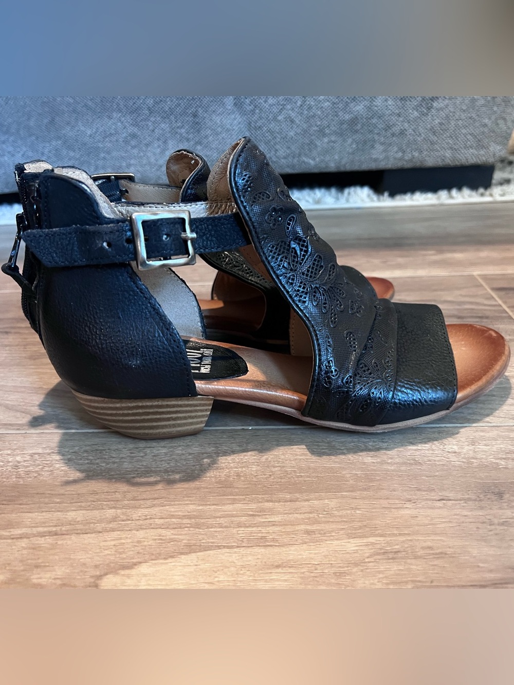 Mz Mooz Women’s Black Cutout Low Heel Sandals with Buckle Size 38